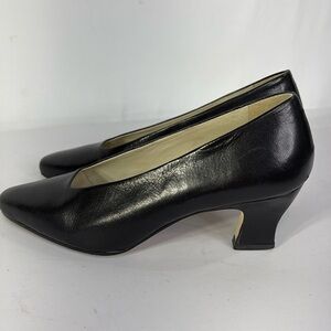 ☃️ Enzo Angiolini  black leather pumps